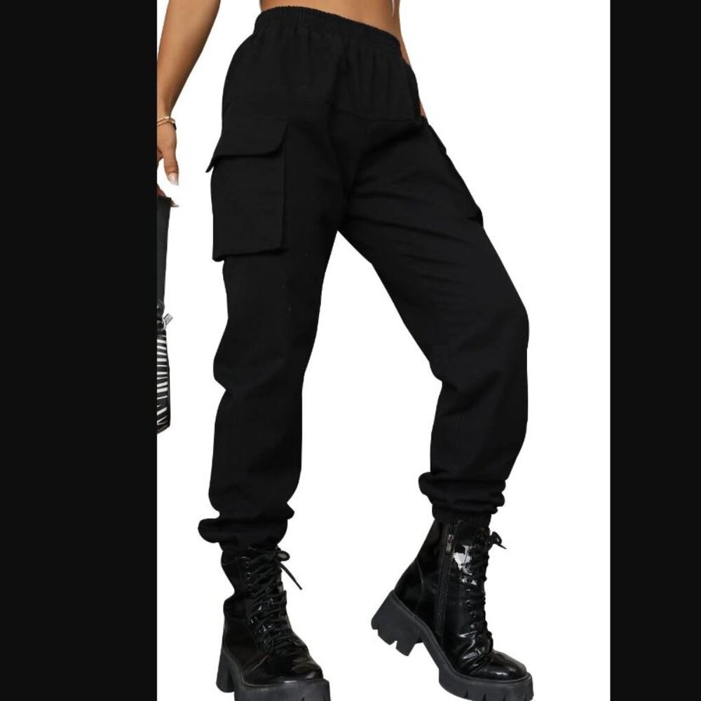 NWT Women's Black Cargo Pants
